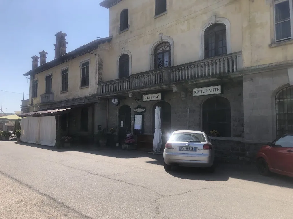 C Whitney_Locanda del Gallo Bianco_Arborea_review