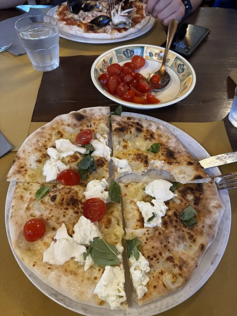 Saloon - Pub & Ristorante_Arborea_slider_image_3