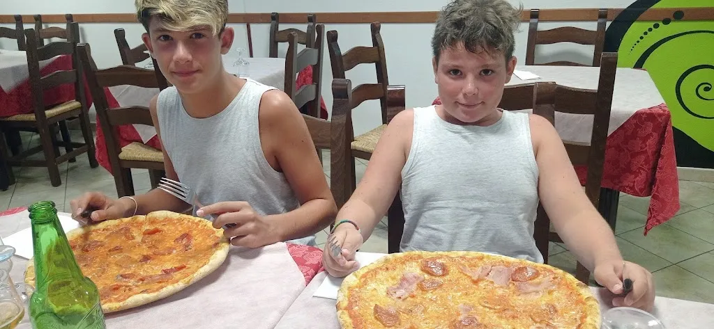 Gloria Abril Zarza_Pizzeria Da Vincenzo_Ardauli_review