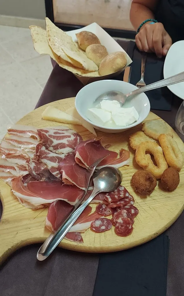 Menu_Ristorante Pizzeria La Pineta di Nieddu Claudio_Arzana_image_8