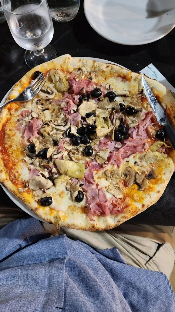 Alejandro Riveros_Ristorante Pizzeria La Baia_Arbatax_review