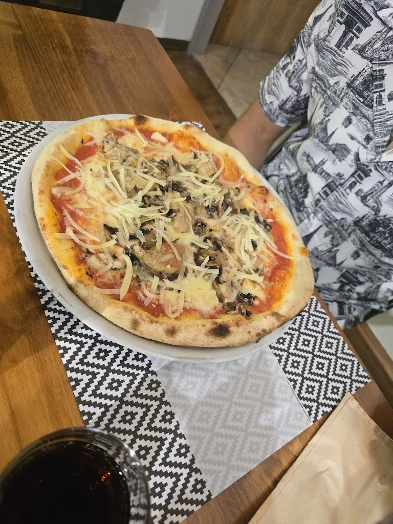 Dorita Tabone_IKNOS risto pub_Arbatax_review