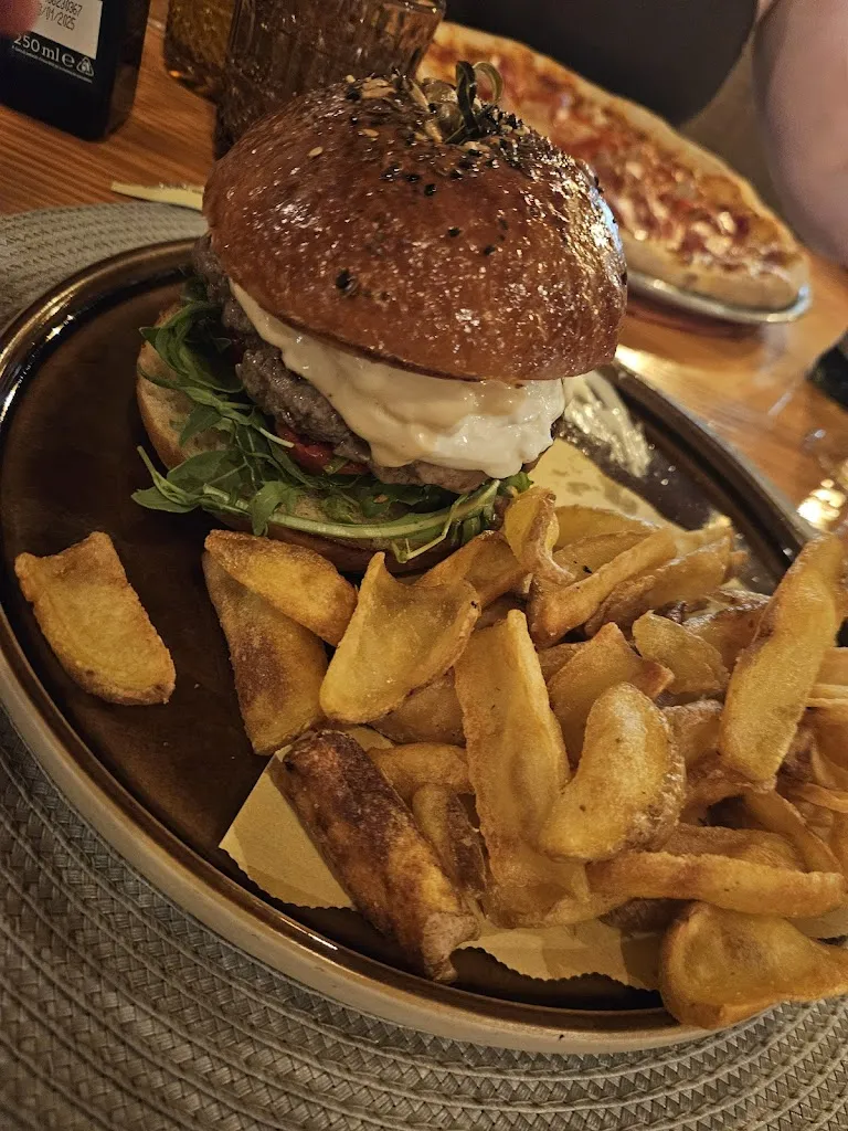 Joshua Jackson_bonobo._Arbatax_review