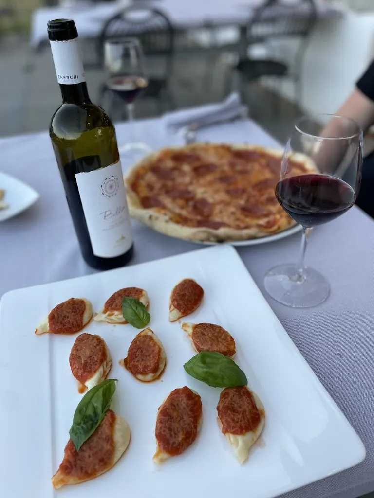 Andrej Bogdanov_Tholoi Restaurant and Pizzeria_Arbatax_review