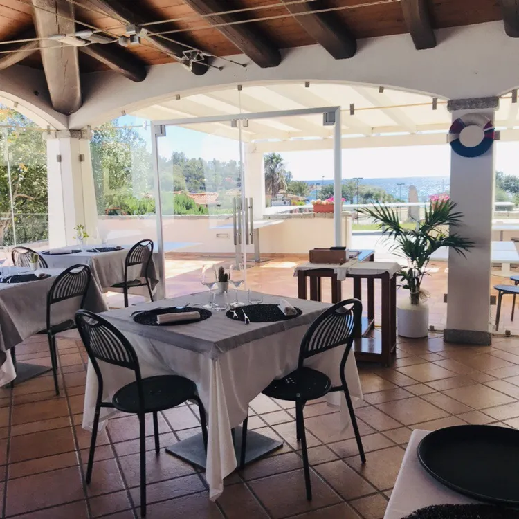 Tholoi Restaurant and Pizzeria_Arbatax_slider_image_1