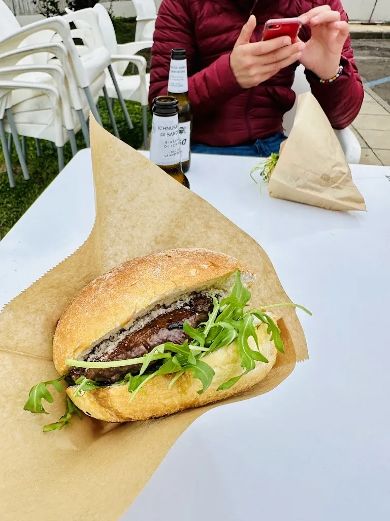 Paweł Berestecki_Aleffio Lo Smazzapanini_Arbatax_review