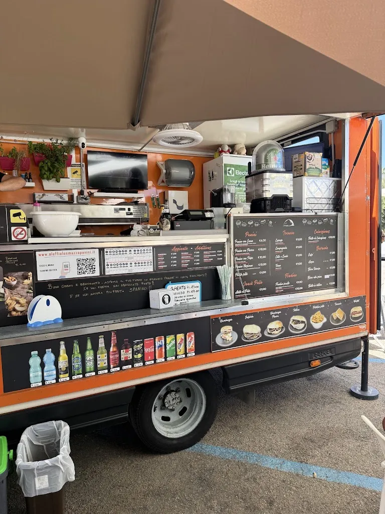 Alexandru Milcomete_Aleffio Lo Smazzapanini_Arbatax_review