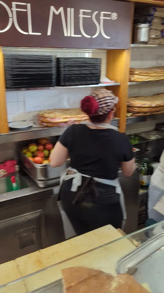 Thiago Zanardo_Bar Focacceria Milese_Alghero_review