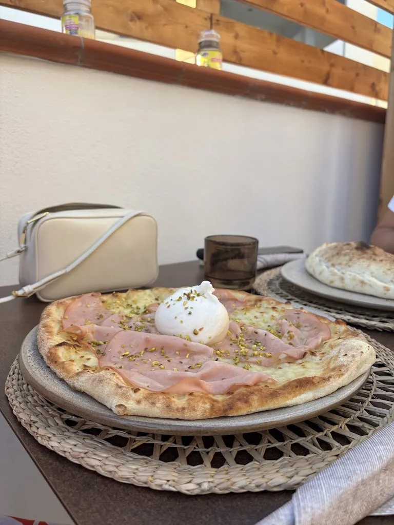 Ariana Beganovic_Ok Pizza Evolution - Ristorante Pizzeria_Alghero_review