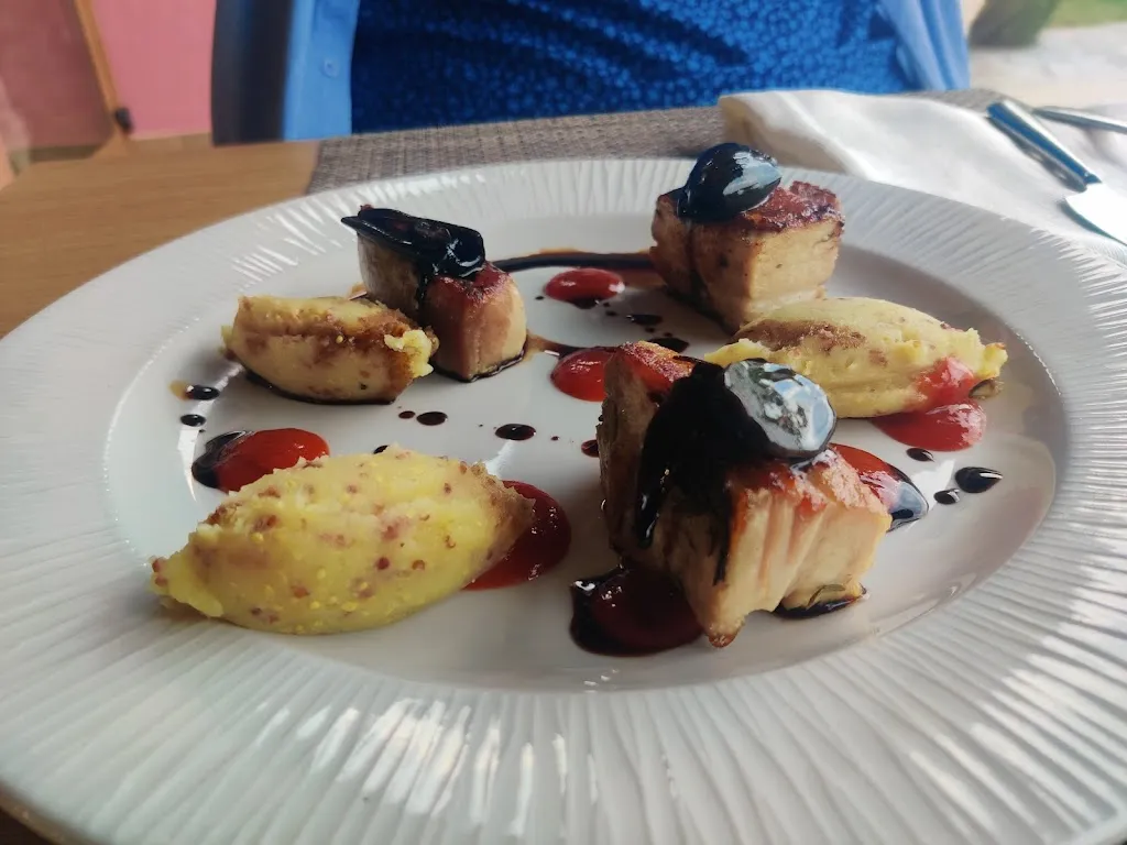 azaneth x_Villasole_Alghero_review