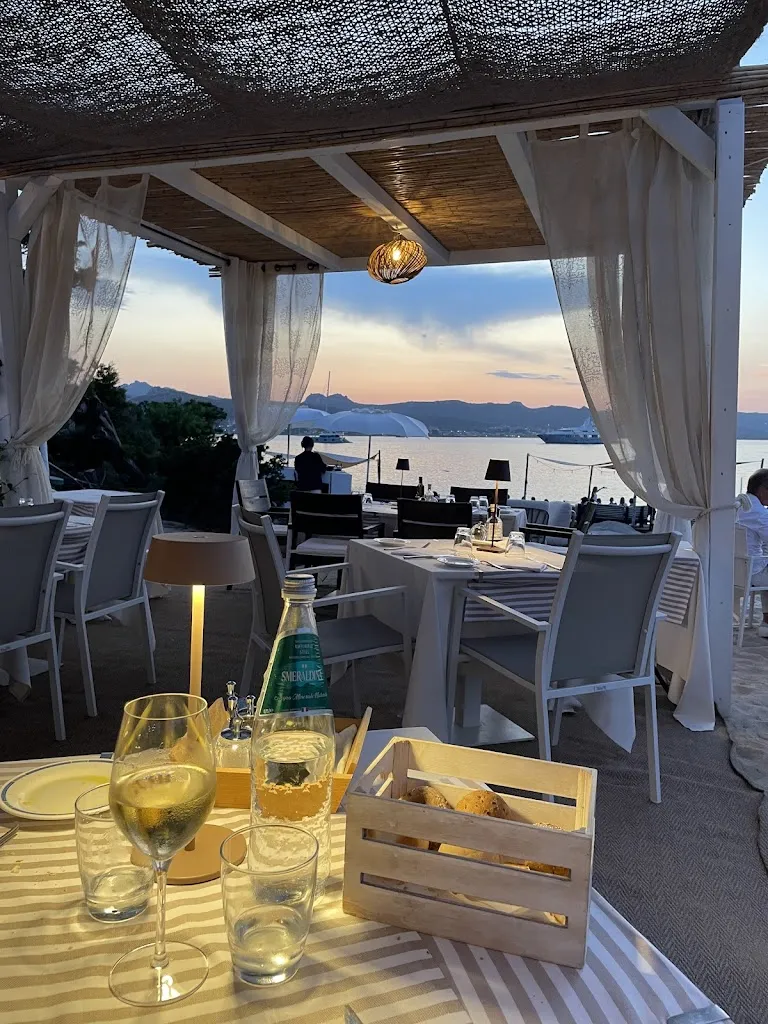 Lunaria Beach Restaurant & Lounge Bar - Apre il 31.5.2025_Arzachena_slider_image_3