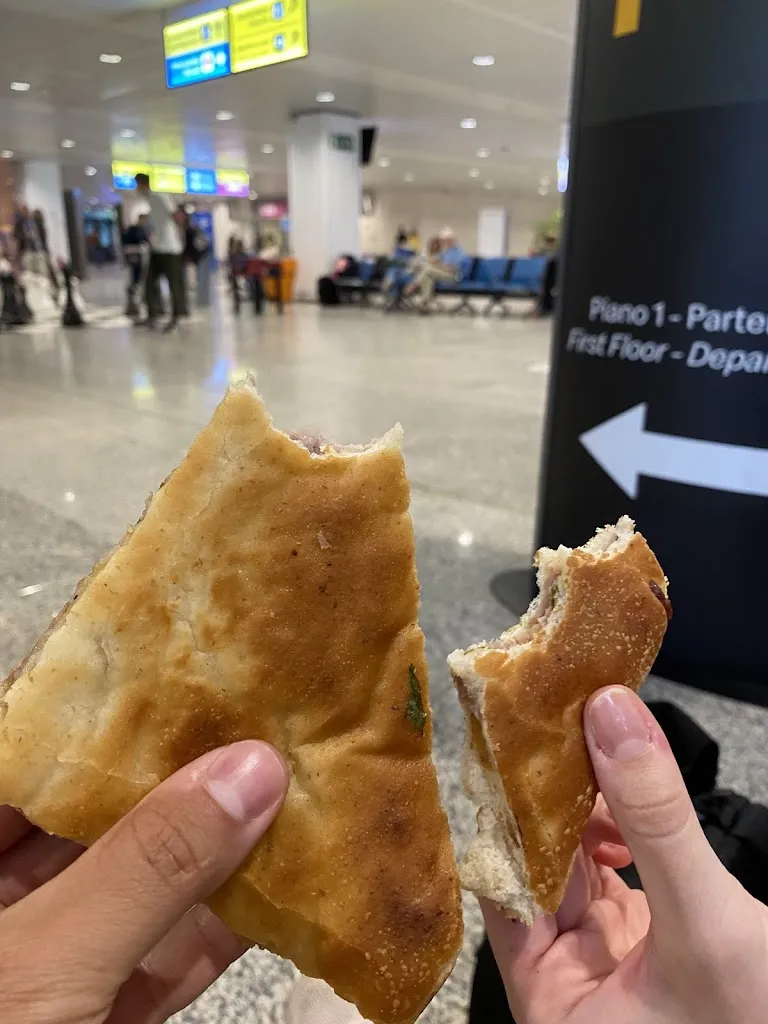 Adam Nizio_La Piccola Focacceria - Assemini_Assemini_review