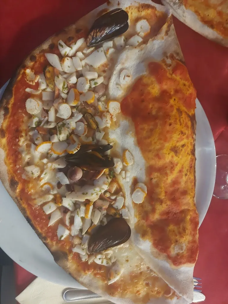 Luca Defraia_C'è PIZZA PER TE_Assemini_review