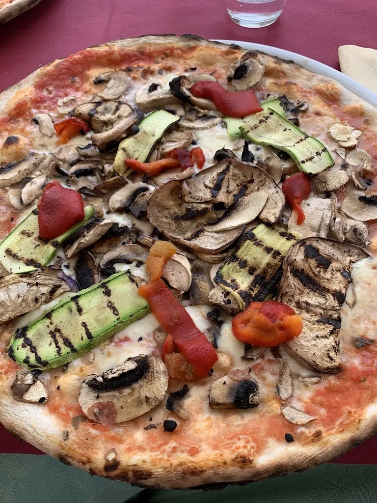 Jonathan Poyer_Su Pasiu Trattoria-Pizzeria_Barumini_review