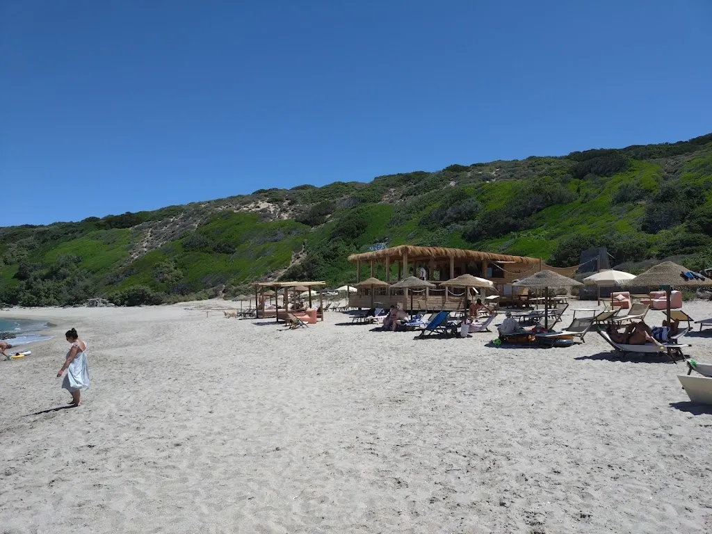 Pawel Kepka_Santaluz kiosko mediterraneo_Badesi_review