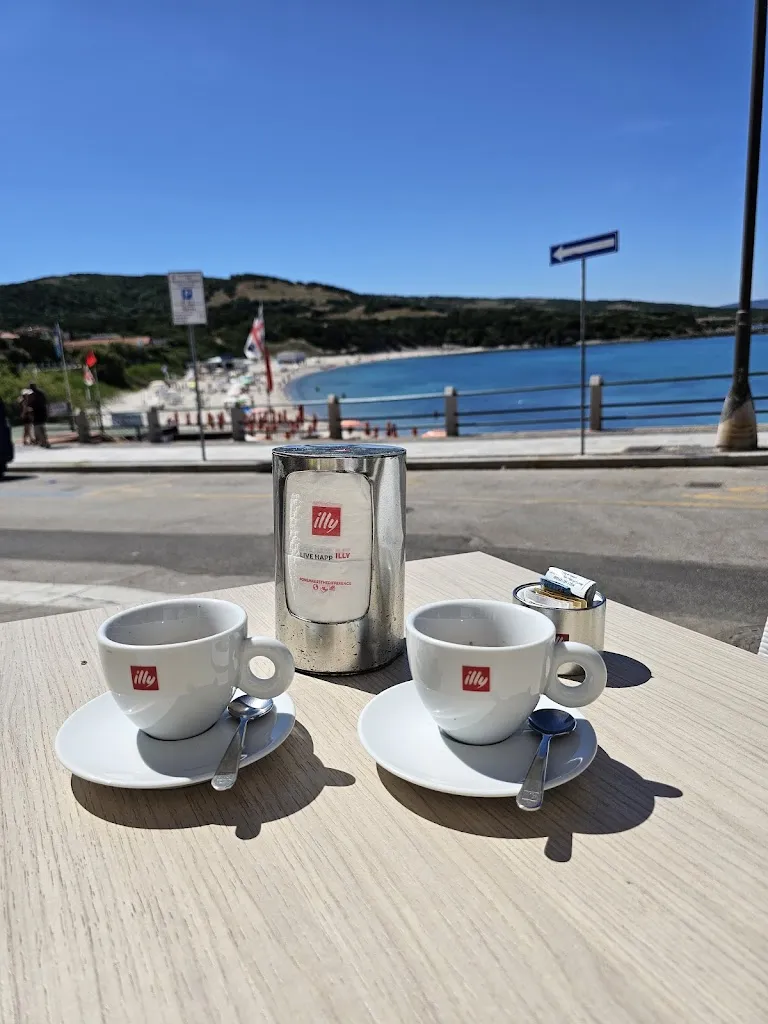 Chris Morgan_Atlantide Lounge Bar Bistrot_Badesi_review