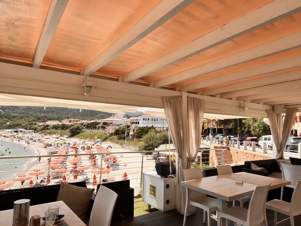 Atlantide Lounge Bar Bistrot restaurant in Badesi