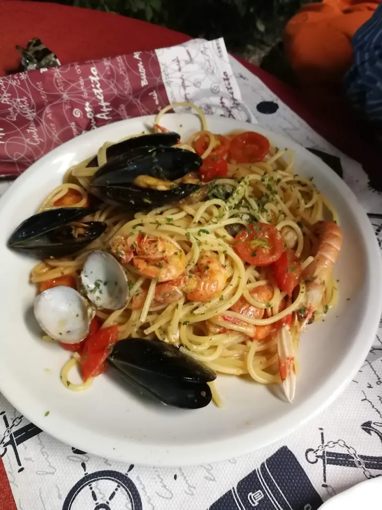 Diego Olaya_Lo Scoglio_Bari Sardo_recensione