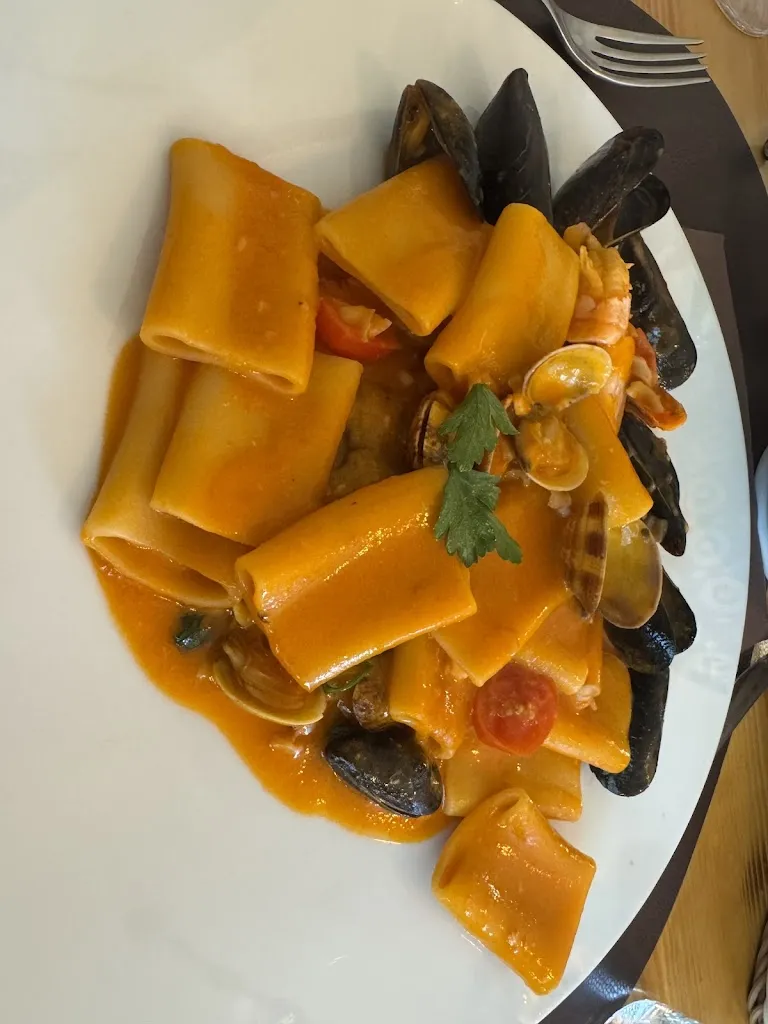 Stella Hidegkuti_Su Anzu ristorante pizzeria_Benetutti_review