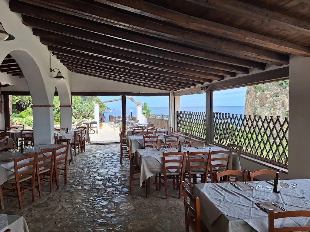 Trattoria Pedra Longa_Baunei_slider_image_1