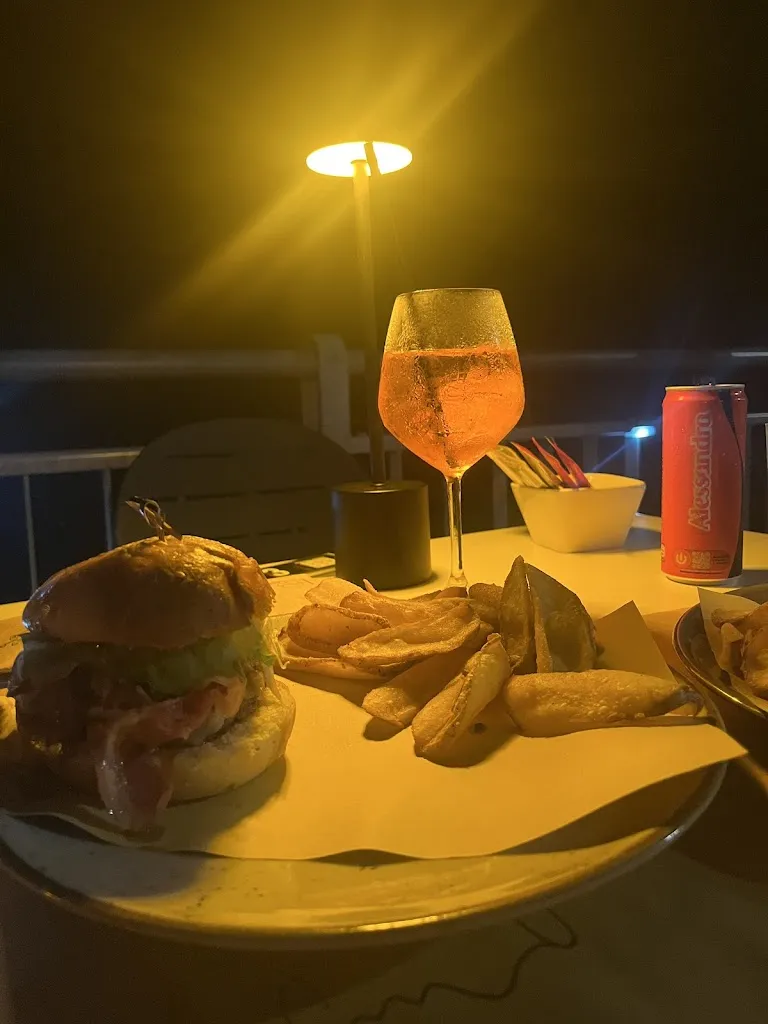 Luka Černe_GARAGE Bistrot_Baunei_review