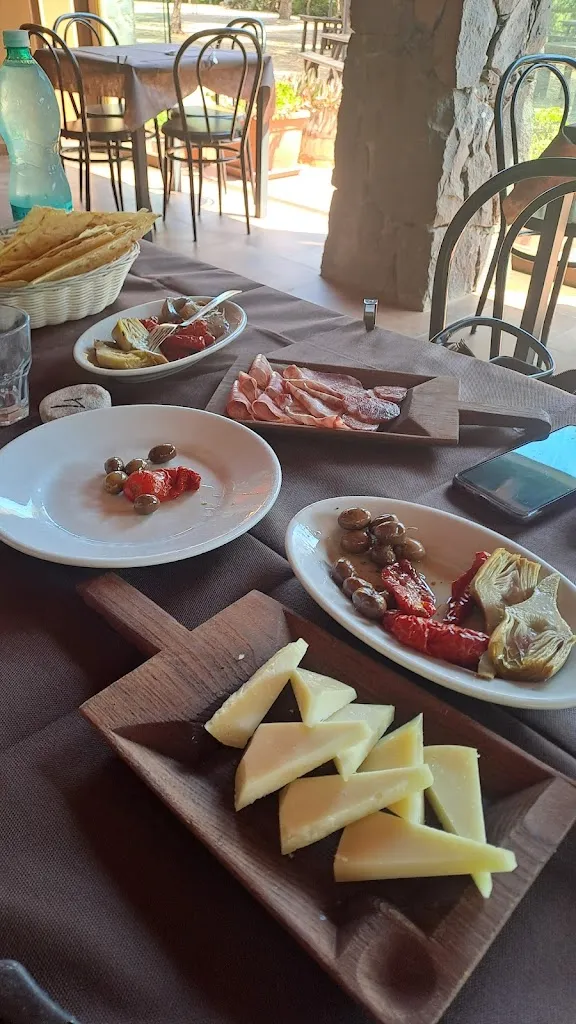 Rifugio Cooperativa Goloritzè_Baunei_slider_image_3