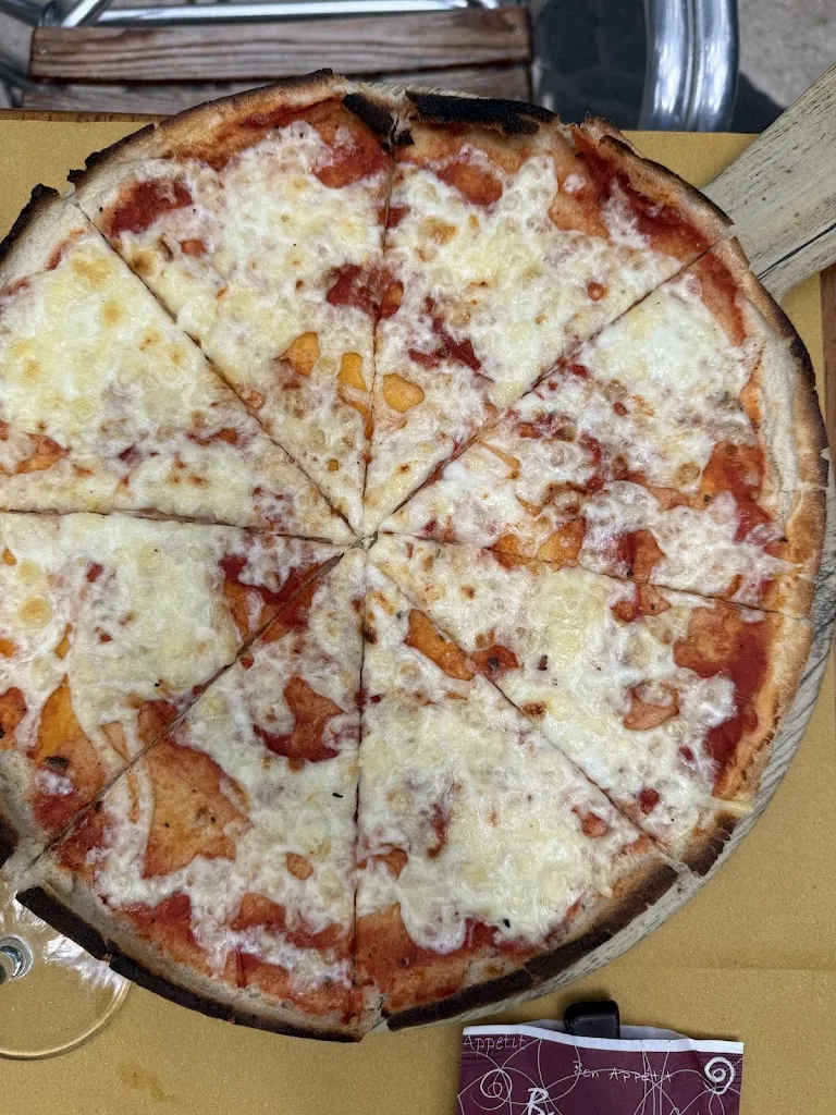 Cinthia Reyes_L'Olivastro Bar_Baunei_review