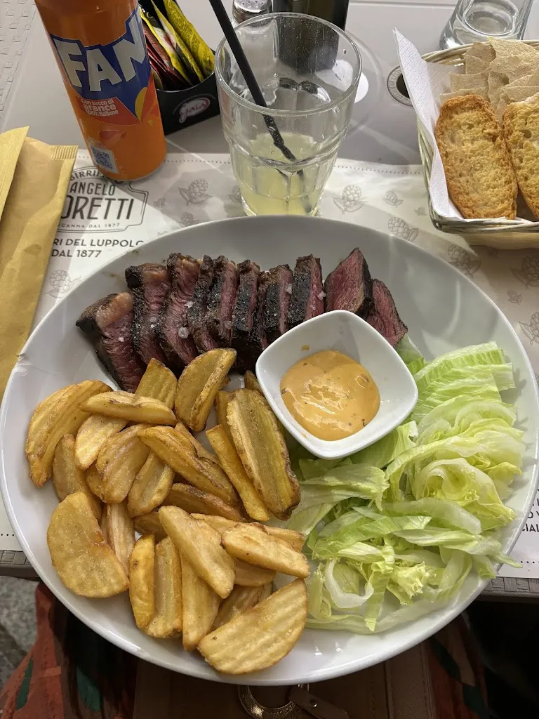 Camila Silva Vieira_Muretto Lounge Cafe_Berchidda_review