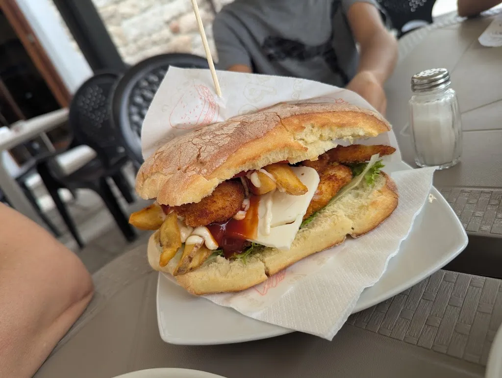 Muretto Lounge Cafe_Berchidda_slider_image_3