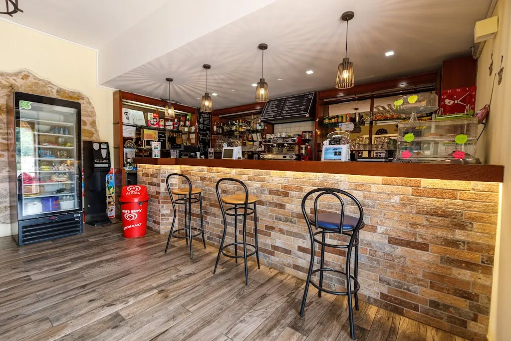 Ristorante Pizzeria 13 restaurant in Bacu Abis