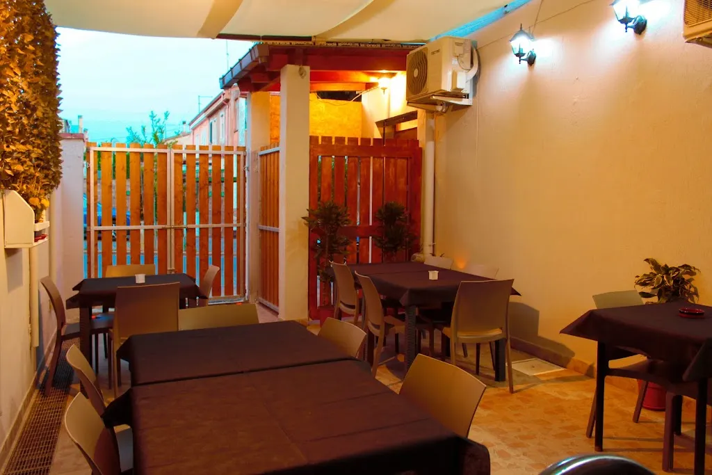 Ristorante Gusto 75 restaurant in Bacu Abis