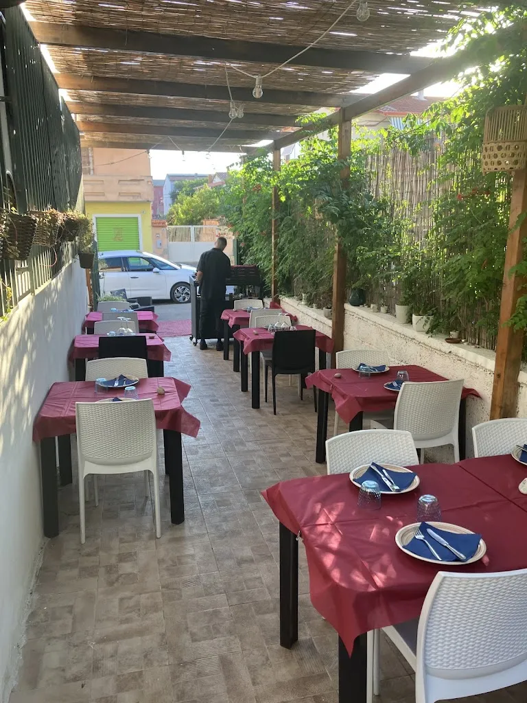 Jerome G_Ristorante La Lanterna_Bacu Abis_review