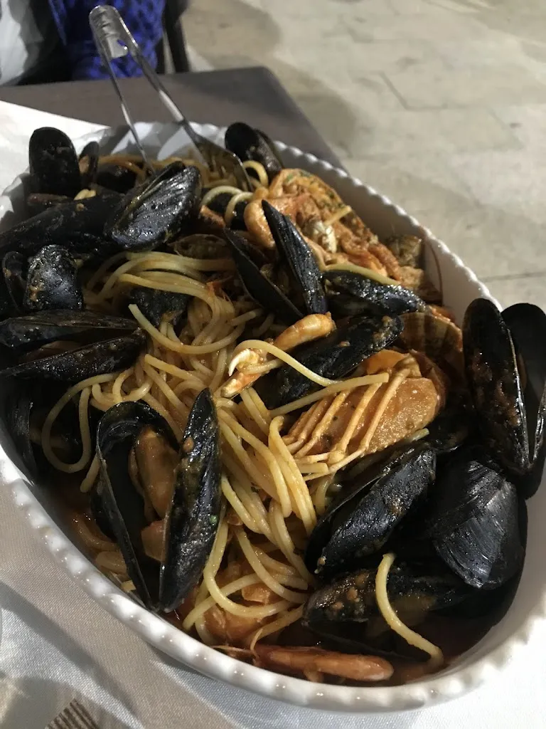 Lais Skopein_Sa Cociula Imbriaga_Bacu Abis_review