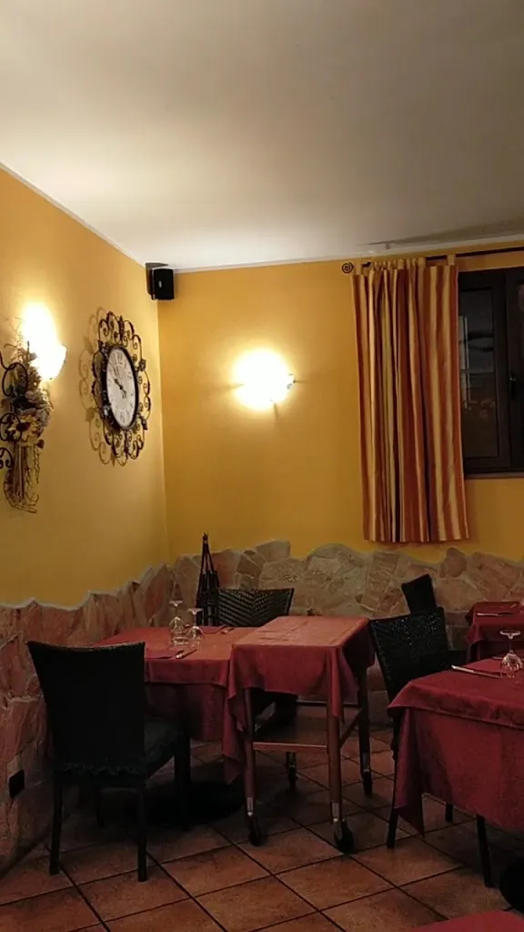 La Piazzetta Ristorante Pizzeria_Bacu Abis_slider_image_2