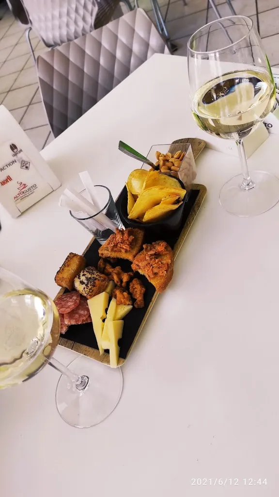 Cube Bar Carbonia_Bacu Abis_slider_image_2