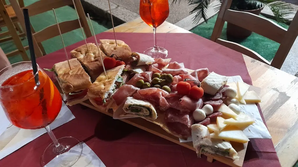 Gio83_TAVERNA0781_Bacu Abis_review