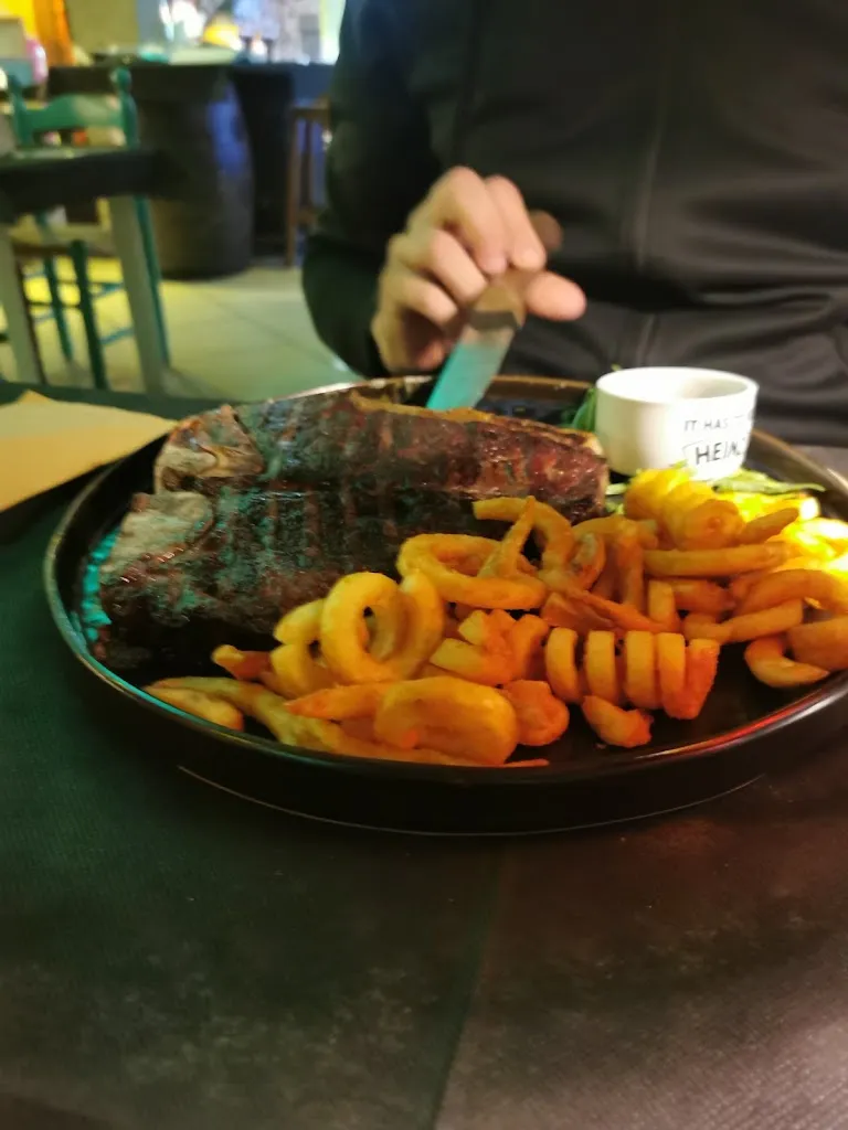 Sonja Casu_Blanconiglio Irish Pub_Bacu Abis_review