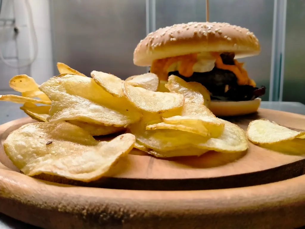 Blanconiglio Irish Pub_Bacu Abis_slider_image_3