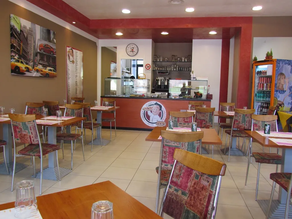 Pizzeria Rusty Scottadito restaurant in Bacu Abis