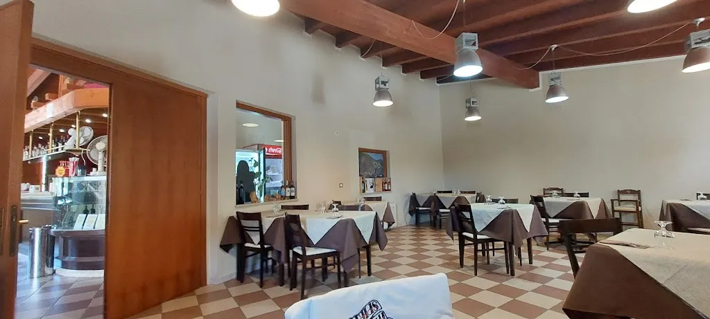 Restaurant café Oasi restaurant in Bacu Abis