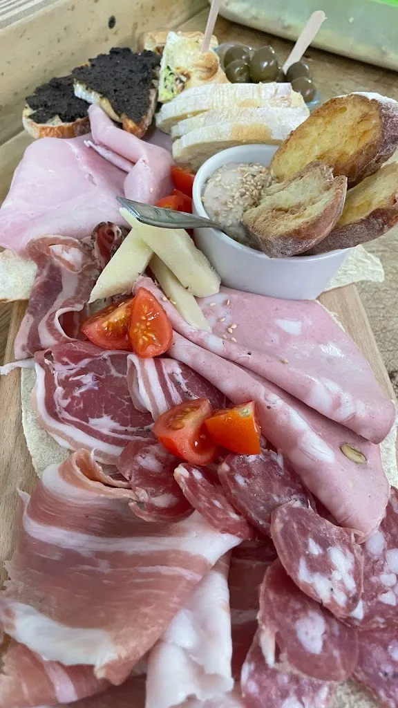 L'Angolo di Lucia Casula.. caffetteria_Bacu Abis_slider_image_3