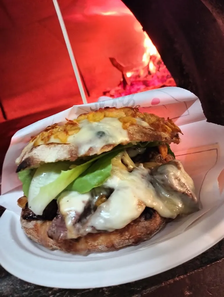 Jolly Roger pizzeria paninoteca_Bacu Abis_slider_image_2