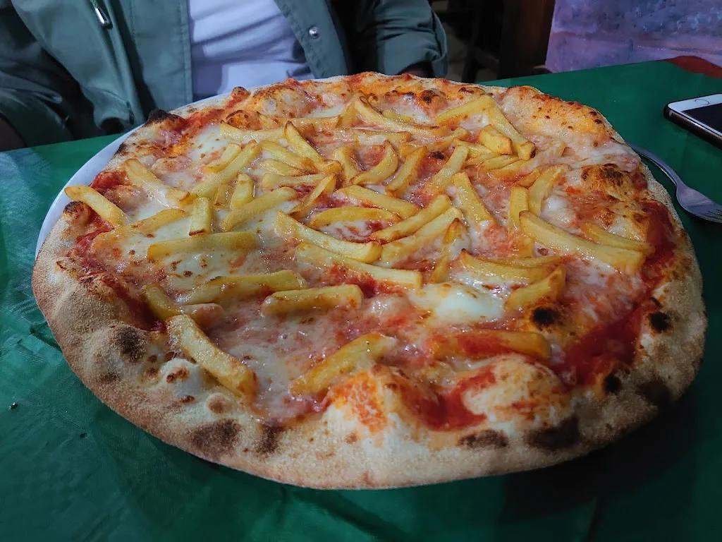 Adam McCalden_Old Country Pizzeria_Bonarcado_review