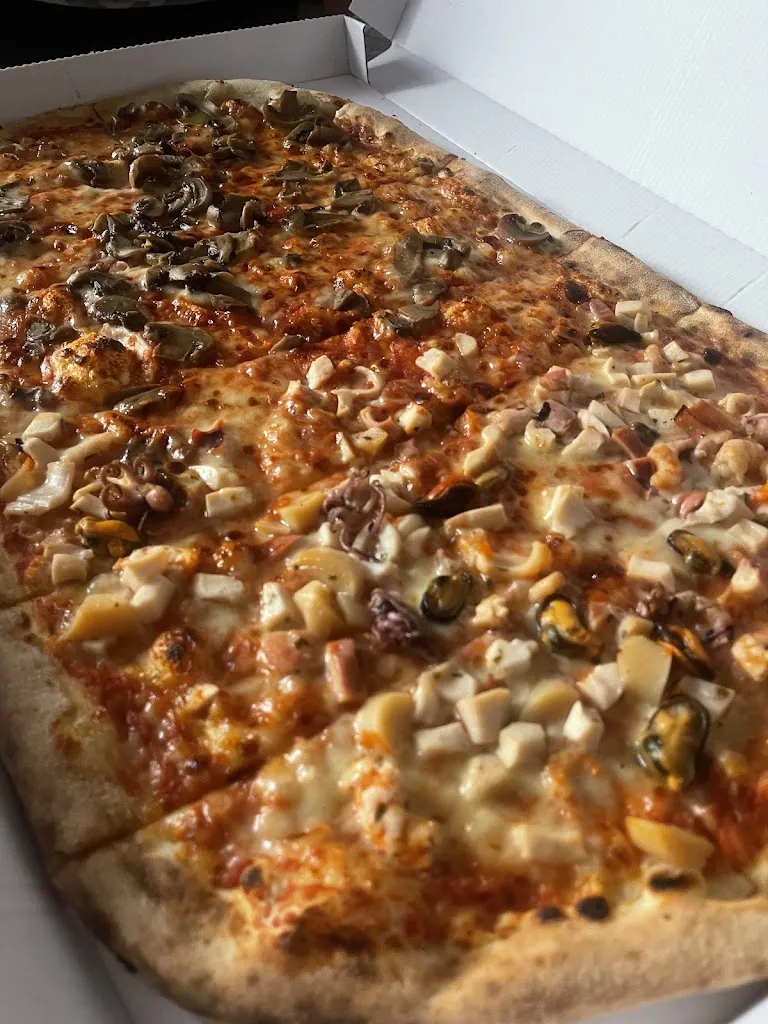 Pizzeria 4 Mori Da Luca restaurant in Borore