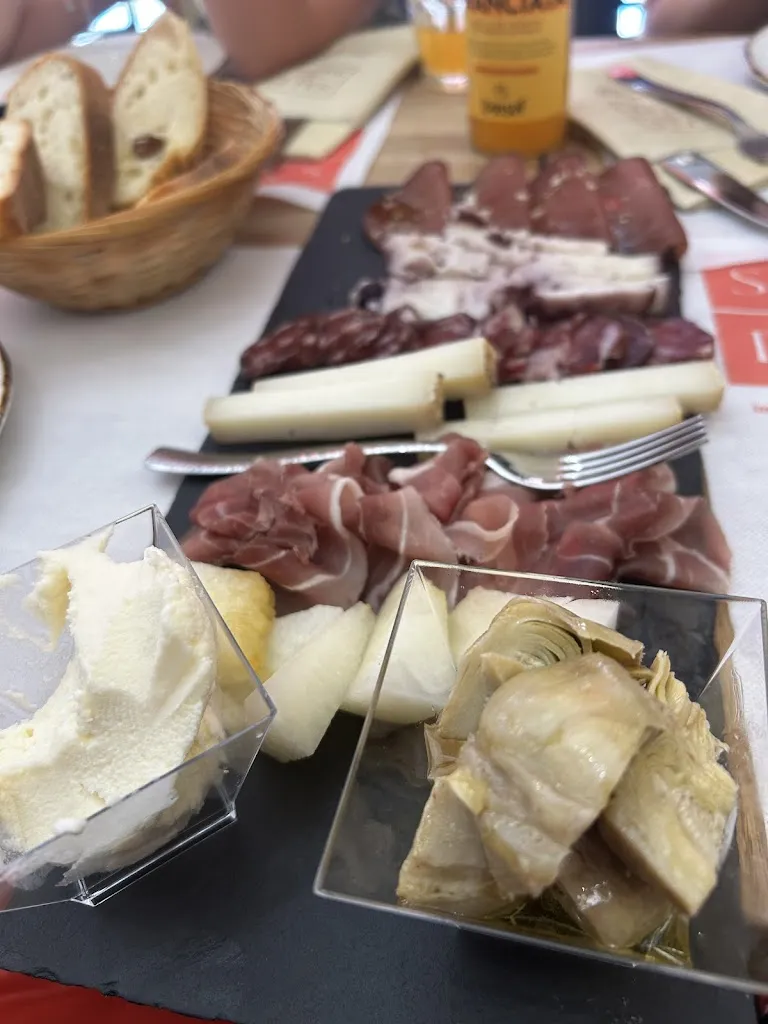 Karen Rowland_Sale & Pepe_Bessude_review