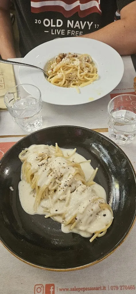 Niya Vasileva_Sale & Pepe_Bessude_review