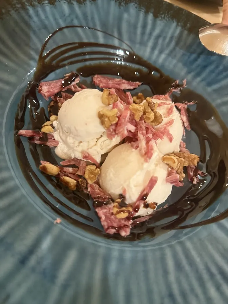 Damien Frennet_Kris Eight_Burcei_review