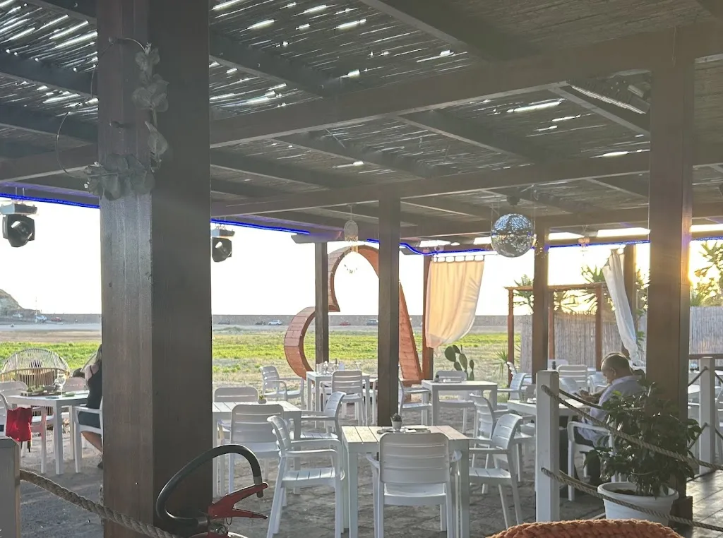 Daisy Summer Eat & Drink restaurant in Bosa