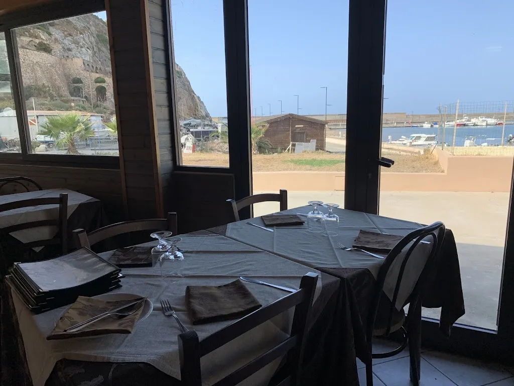 Ayse Dincer_Stella Maris_Buggerru_review