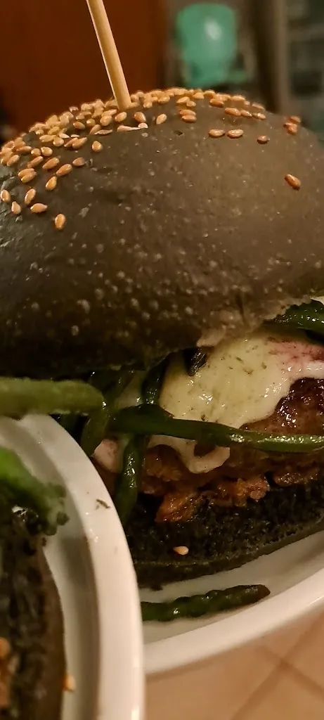 Etico Ristorante - Burgeria e Bisteccheria_Cabras_slider_image_2